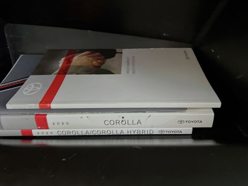 Used 2020 Toyota Corolla LE image 34