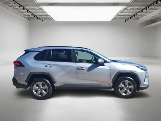 Used 2025 Toyota RAV4 XLE FWD image 7