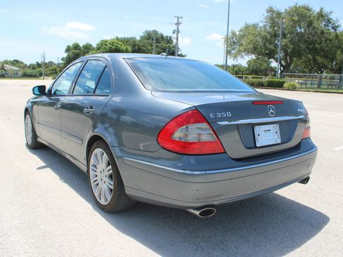 Used 2007 Mercedes-Benz E 350 4MATIC Sedan image 6