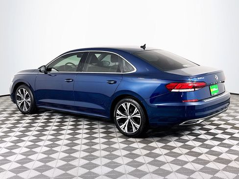 Used 2022 Volkswagen Passat 2.0T SE FWD image 6