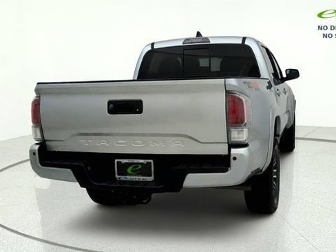 Used 2022 Toyota Tacoma TRD Sport w/ Technology Package AWD/4WD image 6