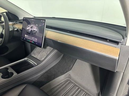 Used 2023 Tesla Model Y Long Range AWD/4WD image 23