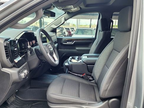 New 2026 GMC Sierra 1500 Elevation w/ LPO, Elevation Black Package AWD/4WD image 16