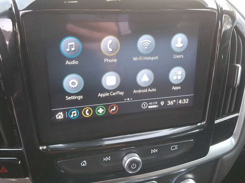 Used 2023 Chevrolet Traverse LT image 16