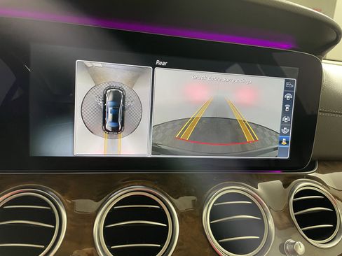 Used 2017 Mercedes-Benz E 300 4MATIC image 22