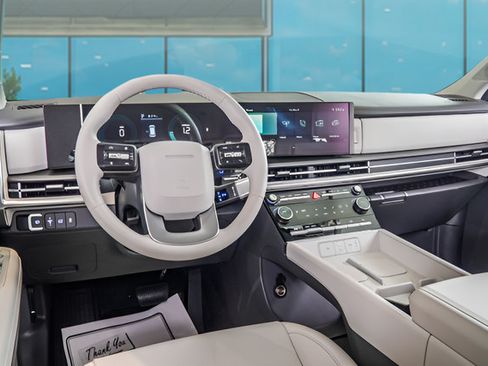 Certified 2025 Hyundai Santa Fe SEL FWD image 11