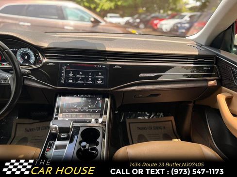 Used 2021 Audi Q8 Premium image 25