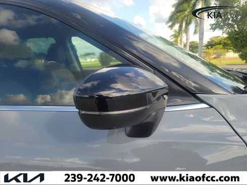 Used 2024 Nissan Pathfinder Platinum FWD image 8