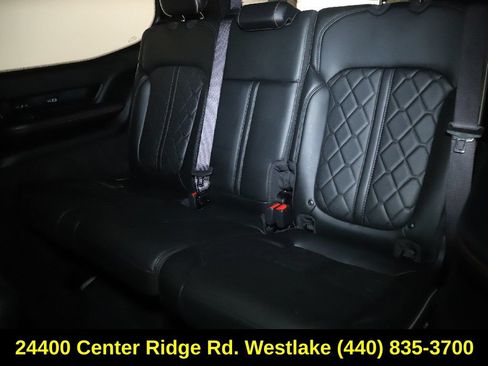 Used 2022 Jeep Grand Wagoneer Series III AWD/4WD image 14