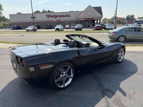 Used 2007 Chevrolet Corvette Convertible w/ Preferred Equipment Group RWD image 5