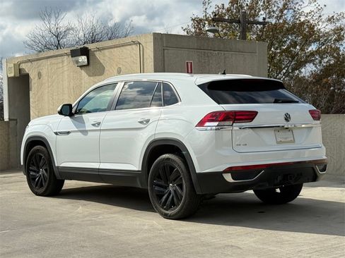 Used 2023 Volkswagen Atlas Cross Sport SE w/ Panoramic Sunroof Package image 7