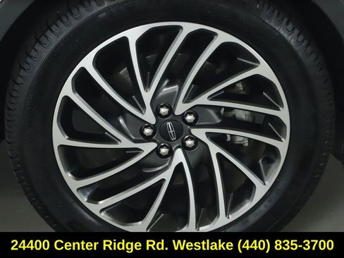 Used 2019 Lincoln Nautilus Reserve FWD image 10