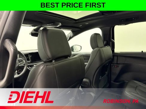 New 2027 Chrysler Pacifica Select w/ Family Tech Group FWD image 22