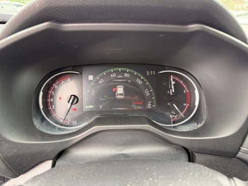 Used 2025 Toyota RAV4 LE AWD/4WD image 10