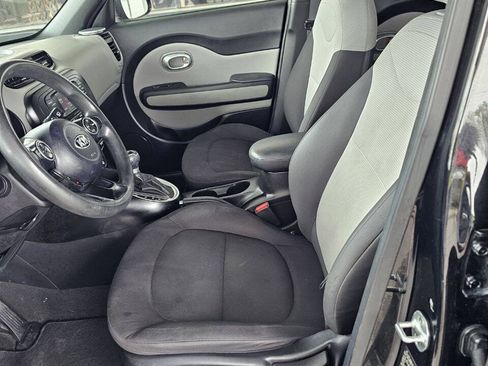 Used 2015 Kia Soul FWD image 10