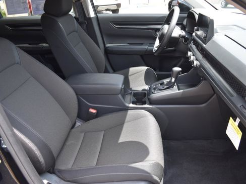 Used 2025 Honda CR-V LX image 15