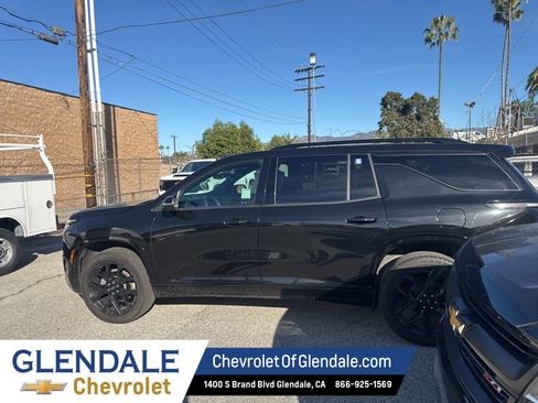 Used 2024 Chevrolet Traverse RS image 4