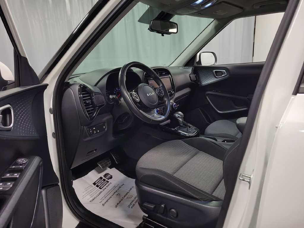 Used 2022 Kia Soul EX FWD image 12