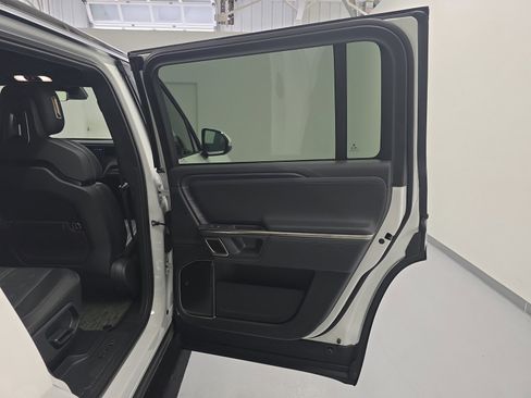 Used 2024 Rivian R1S Adventure AWD/4WD image 19