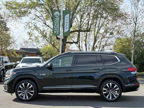 Used 2022 Volkswagen Atlas SEL Premium AWD/4WD image 2