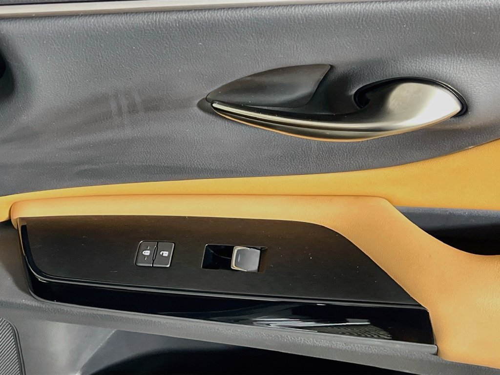Used 2025 Lexus ES 350 w/ Premium Package FWD image 29