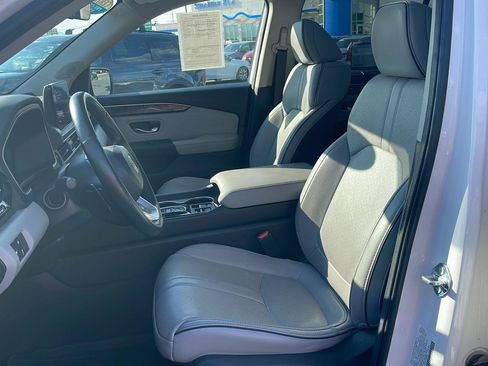 Used 2025 Honda Pilot Elite image 19