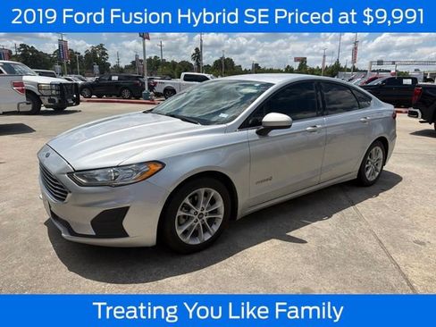 Used 2019 Ford Fusion SE FWD image 1