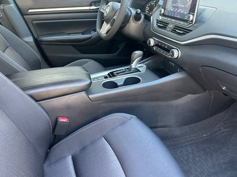 Used 2022 Nissan Altima 2.5 SV AWD/4WD image 15