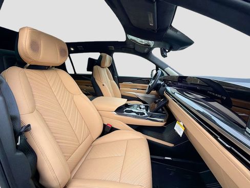 Certified 2026 Cadillac Escalade IQ Sport 2 w/ LPO, ONYX Package image 32