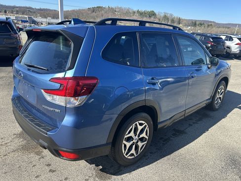 Used 2023 Subaru Forester Premium image 6