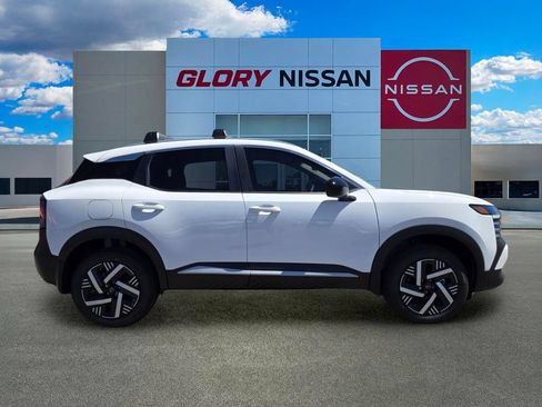 Used 2026 Nissan Kicks SV w/ Cold Weather Package FWD image 4