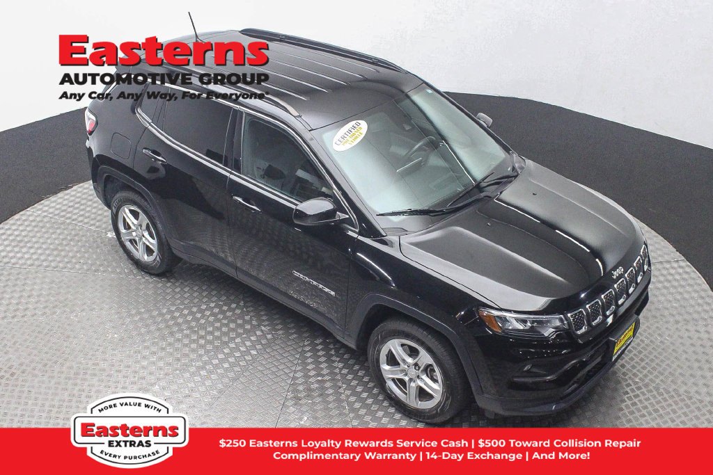 Used 2024 Jeep Compass Latitude AWD/4WD image 4
