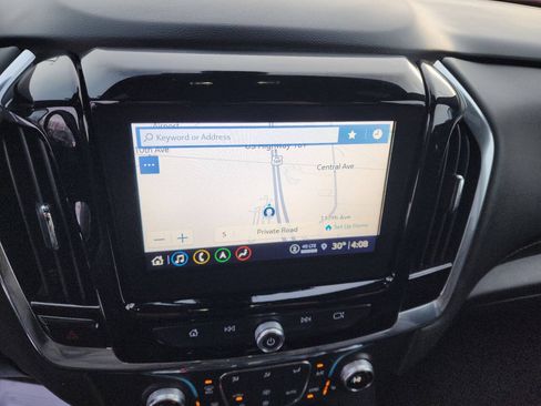 Used 2023 Chevrolet Traverse RS FWD image 25