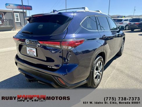 Used 2022 Toyota Highlander XLE image 7