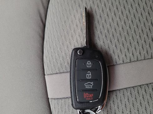 Used 2017 Hyundai Sonata SE FWD image 32