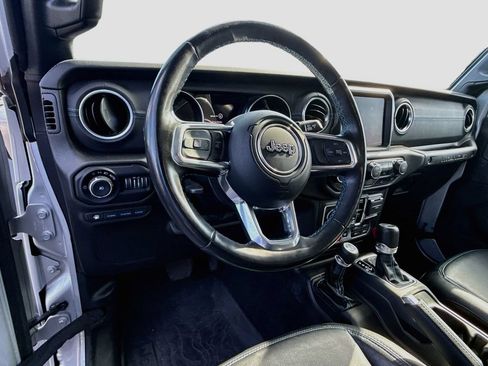 Used 2022 Jeep Wrangler Unlimited Rubicon 4xe w/ Cold Weather Group AWD/4WD image 12