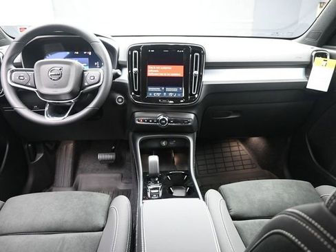 New 2026 Volvo XC40 B5 Ultra w/ Protection Package Premier AWD/4WD image 9