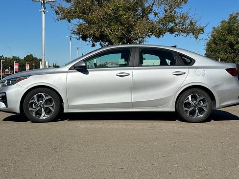 Used 2021 Kia Forte LXS FWD image 7