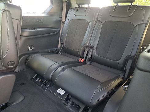 New 2025 Jeep Grand Cherokee L Altitude image 5