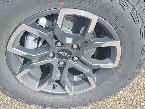 New 2026 Chevrolet Equinox ACTIV w/ Convenience Package III image 6