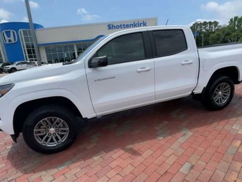 Used 2024 Chevrolet Colorado LT w/ LT Convenience Package RWD image 6