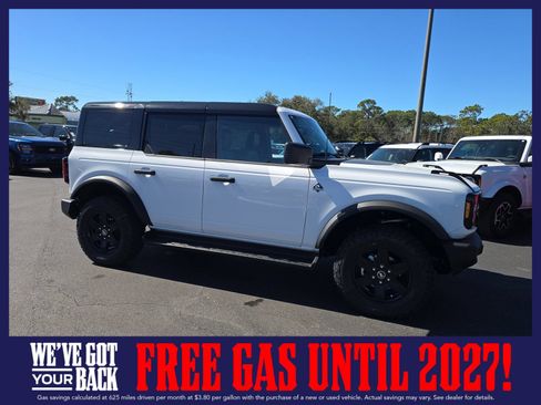 New 2025 Ford Bronco Outer Banks w/ Black Appearance Package AWD/4WD image 2