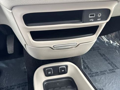 Certified 2020 Chrysler Pacifica Limited image 32