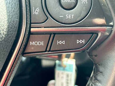 Used 2023 Toyota Camry SE FWD image 17