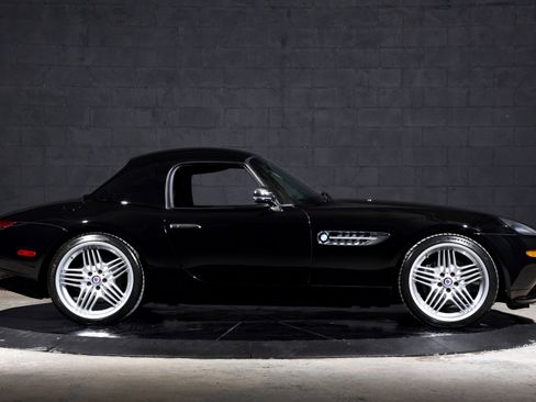 Used 2002 BMW Z8 image 2