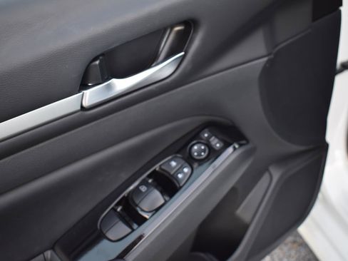 Used 2024 Nissan Altima 2.5 SL image 16