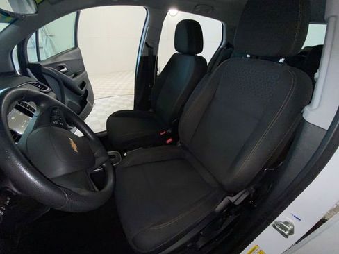 Used 2019 Chevrolet Trax LS FWD image 14