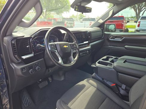 Used 2022 Chevrolet Silverado 1500 LT RWD image 7