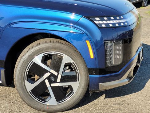 New 2026 Hyundai Ioniq 9 Calligraphy image 3