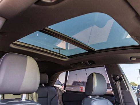 Used 2023 Audi Q8 Premium Plus image 20